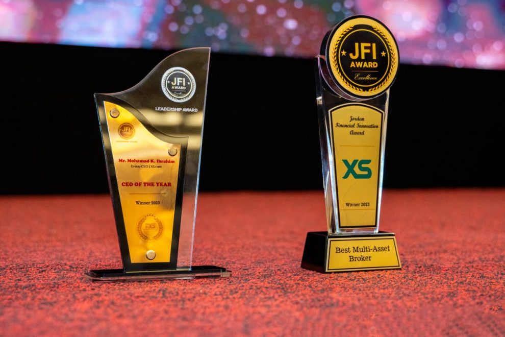 إكس أس تحصد جوائز معرض الأردن: أفضل وسيط متعدد الأصول وأفضل رئيس تنفيذي